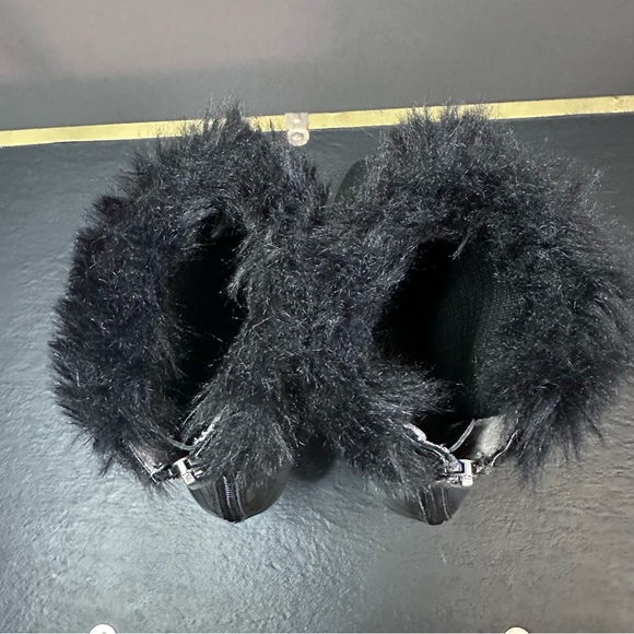 ADRIENNE VITTADINI Nano Cuff Stretch Cozy Faux Fur Booties - Picture 11 of 13